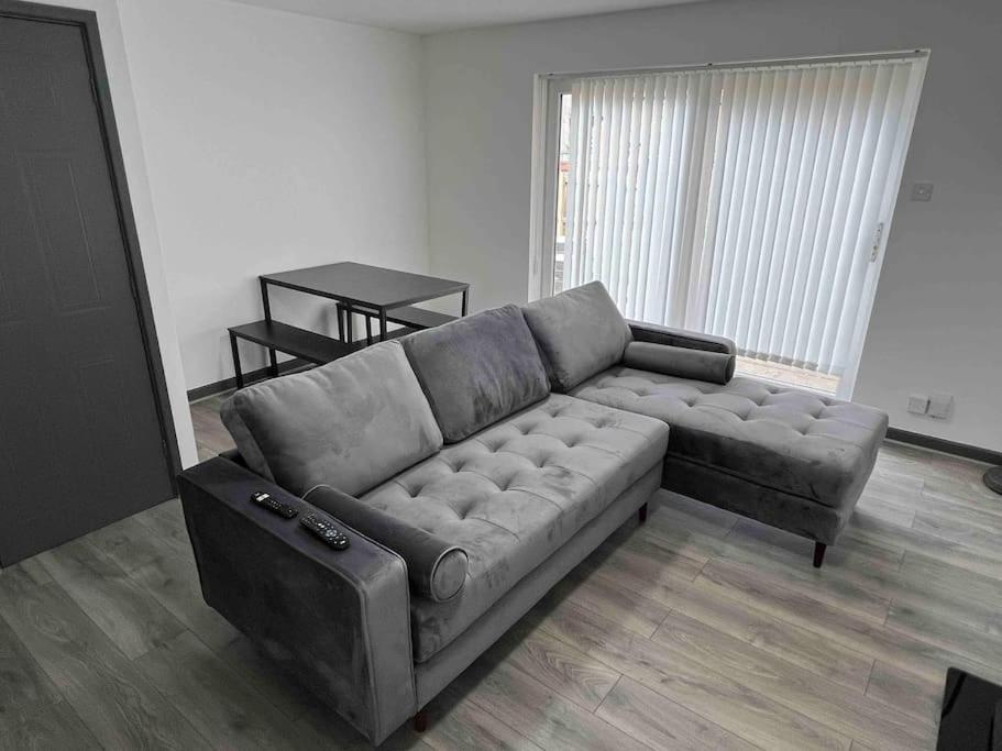3 Bedroom House With Parking Manchester Kültér fotó