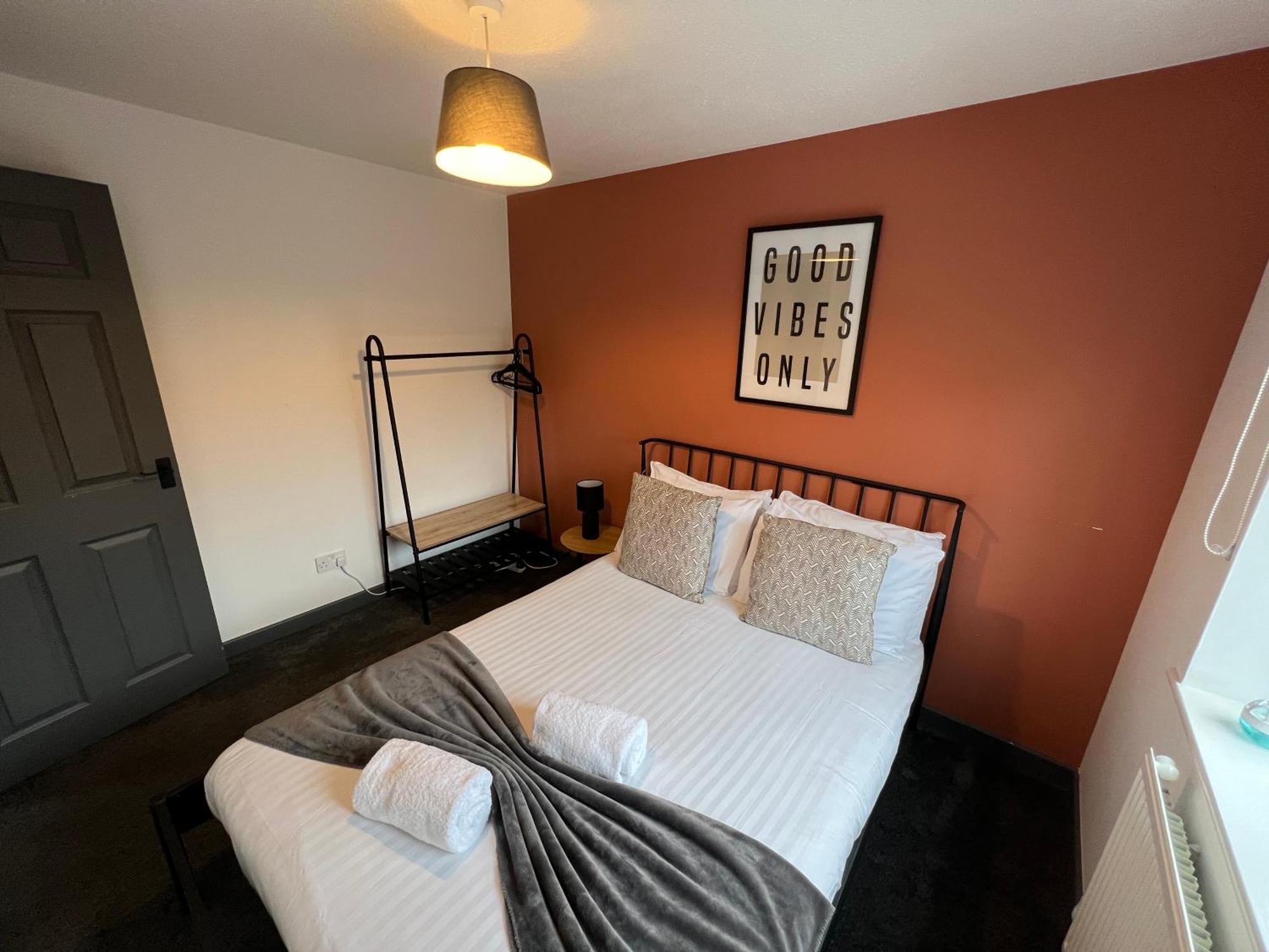3 Bedroom House With Parking Manchester Kültér fotó